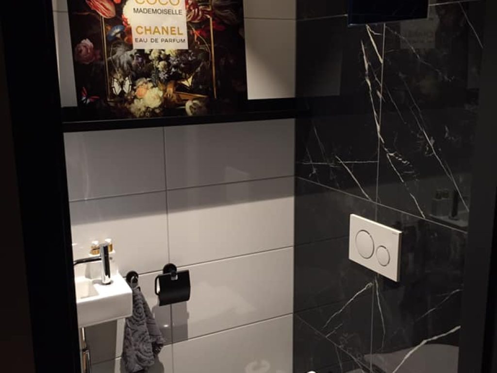 Toilet 2a