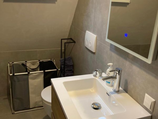 grijze wand en vloertegel (3)