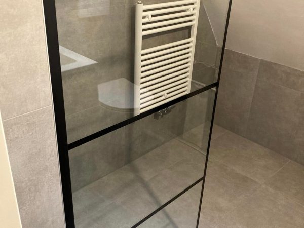 grijze wand en vloertegel (4)