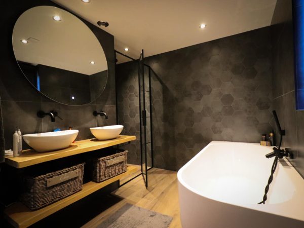 industriele look, hexagone wandtegels, houtlook vloertegel (1)