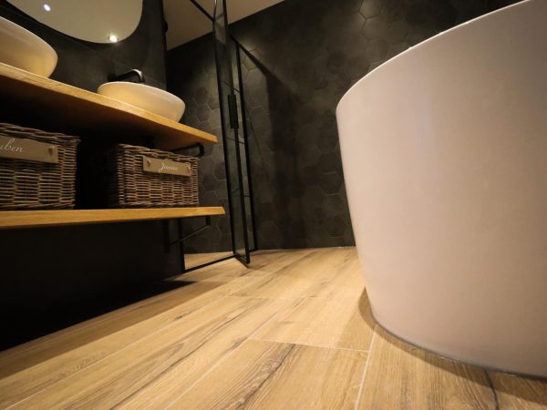 industriele look, hexagone wandtegels, houtlook vloertegel (3)