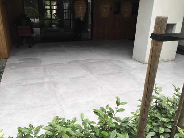 Terras met buitenhaard